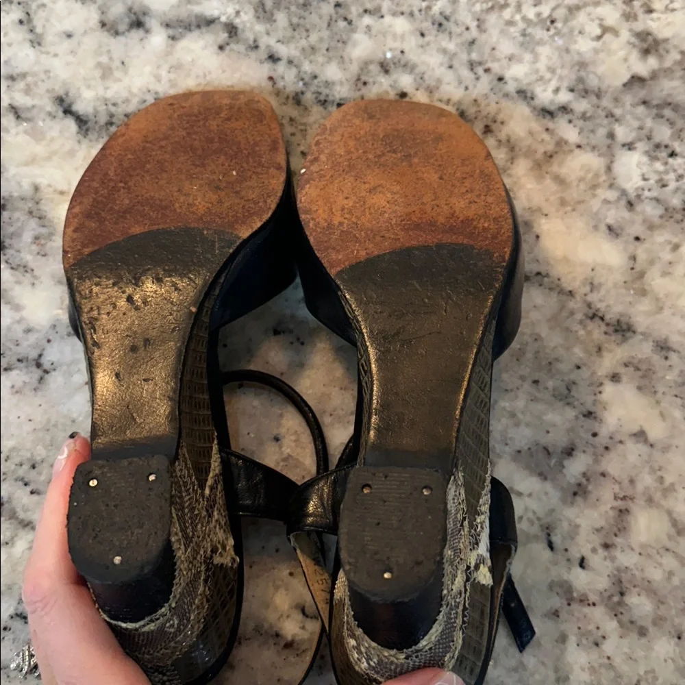 Martinique Black and Tan Wedge Sandals - Picture 13 of 13